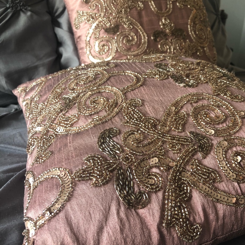 Pier 1 pillow (2of2)